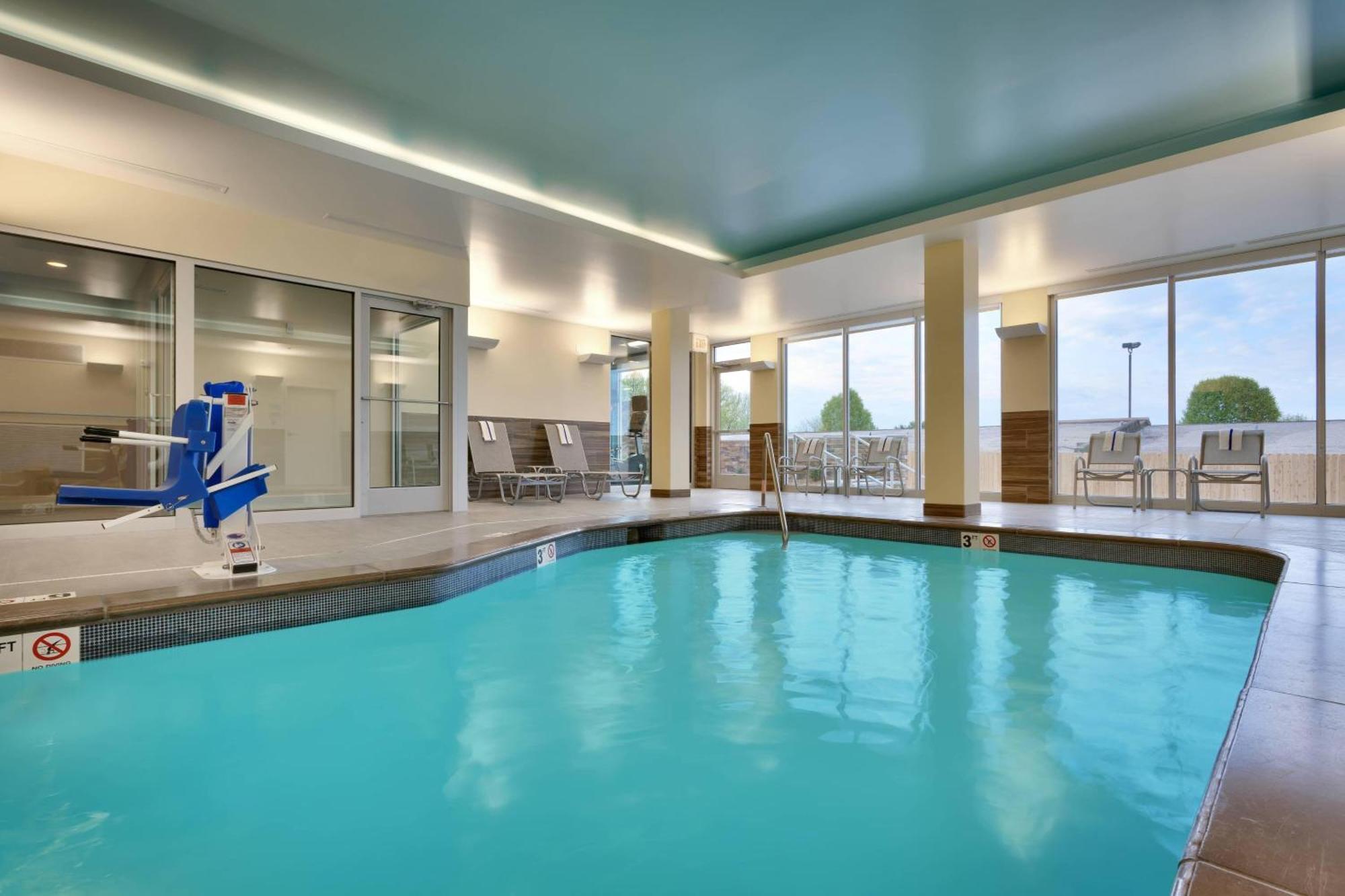 Fairfield Inn & Suites By Marriott Springfield North Luaran gambar