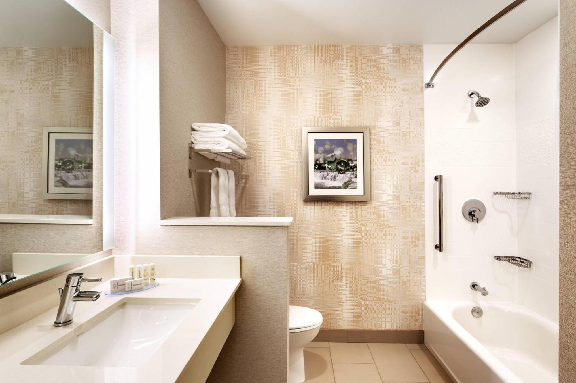 Fairfield Inn & Suites By Marriott Springfield North Luaran gambar